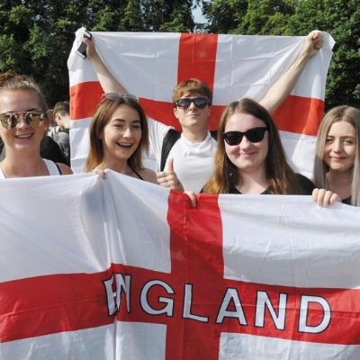 girls with English flag